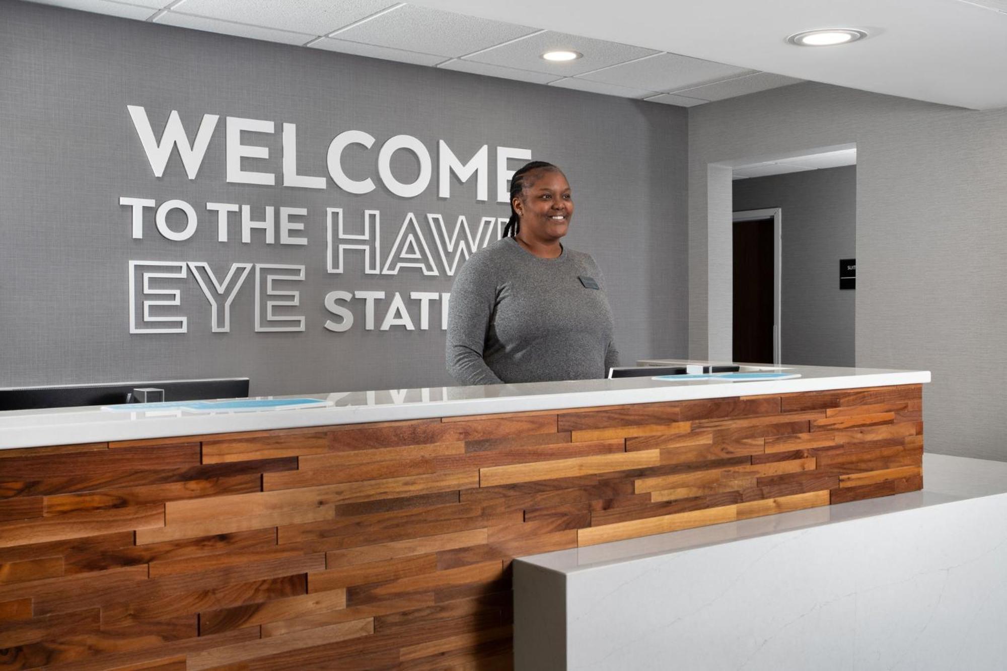Holiday Inn Express & Suites Clinton By Ihg Bagian luar foto