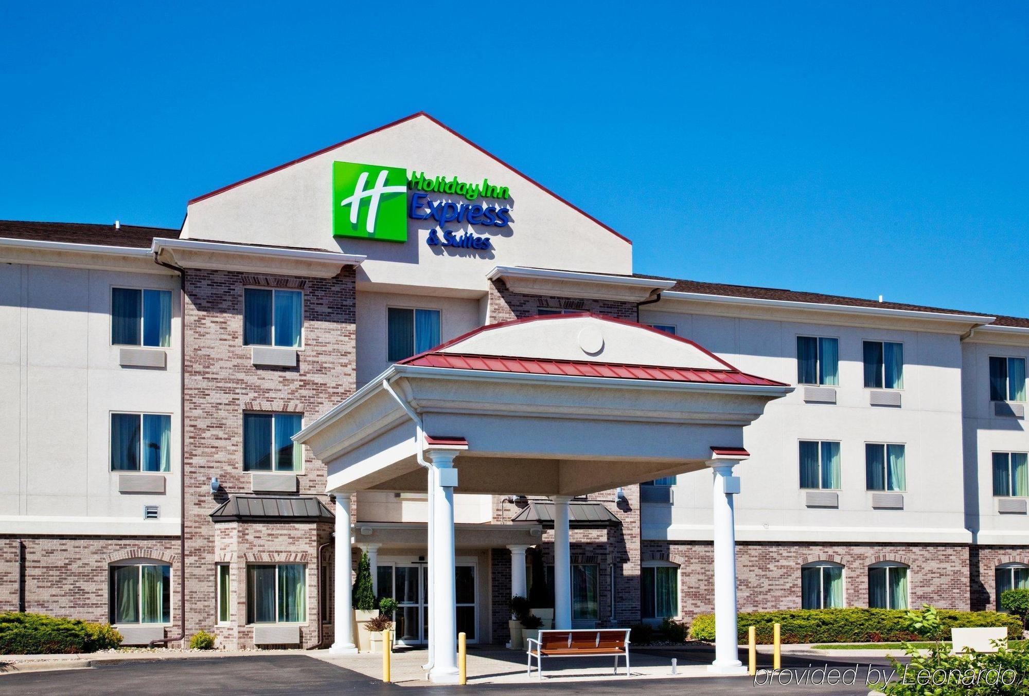 Holiday Inn Express & Suites Clinton By Ihg Bagian luar foto